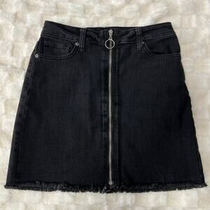 Arizona Jean Black Denim Skirt Size 3 Front Zip Ring Pull Raw Hem Stretch Mini